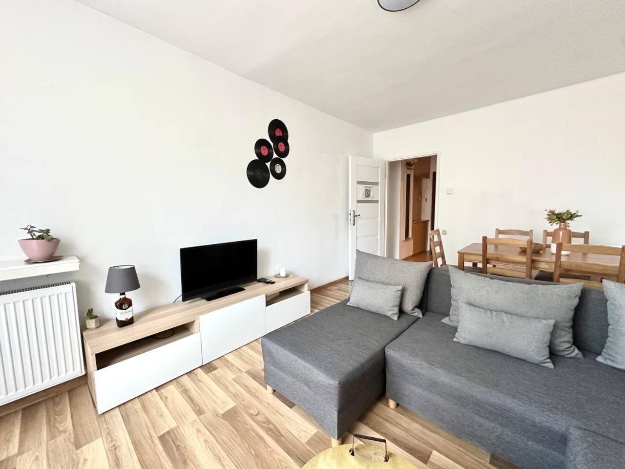Ohmyhome - Park Mirowski Apartment วอร์ซอ ภายนอก รูปภาพ
