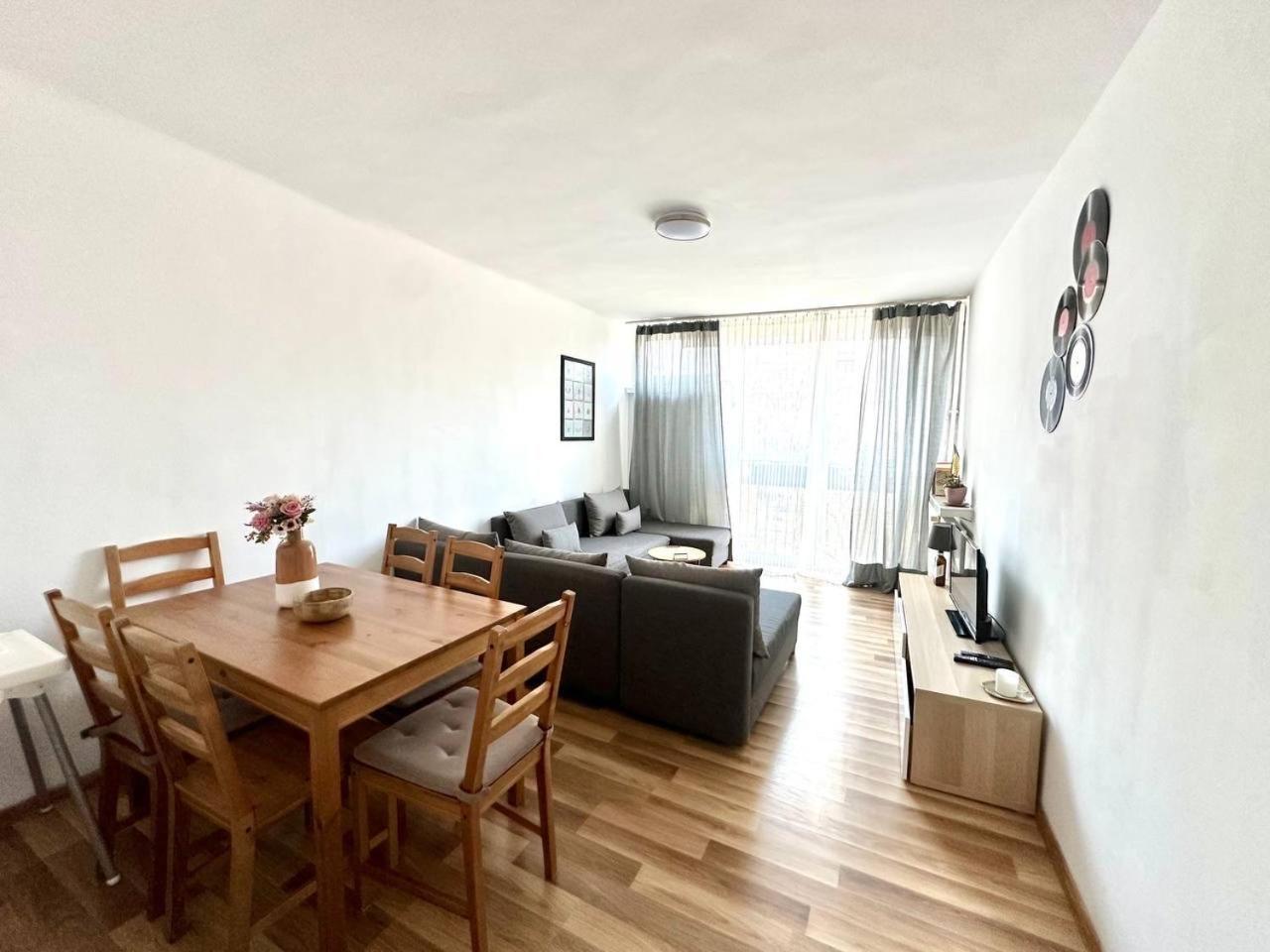Ohmyhome - Park Mirowski Apartment วอร์ซอ ภายนอก รูปภาพ